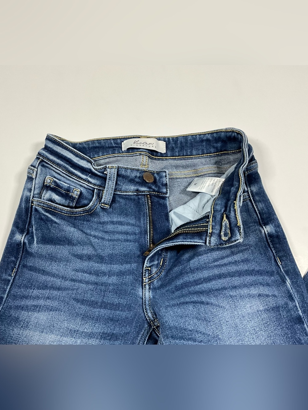 KanCan Signature Distressed Mid-Rise Stretch Cropped Jeans Size 24 VBK1488A - Picture 13 of 14